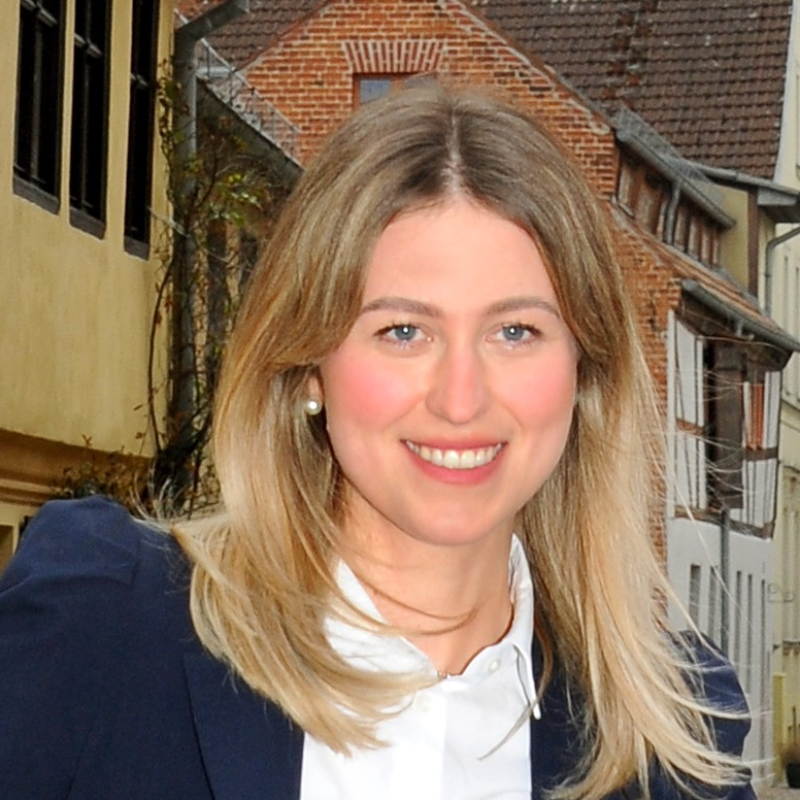  Victoria Kujat-Martens